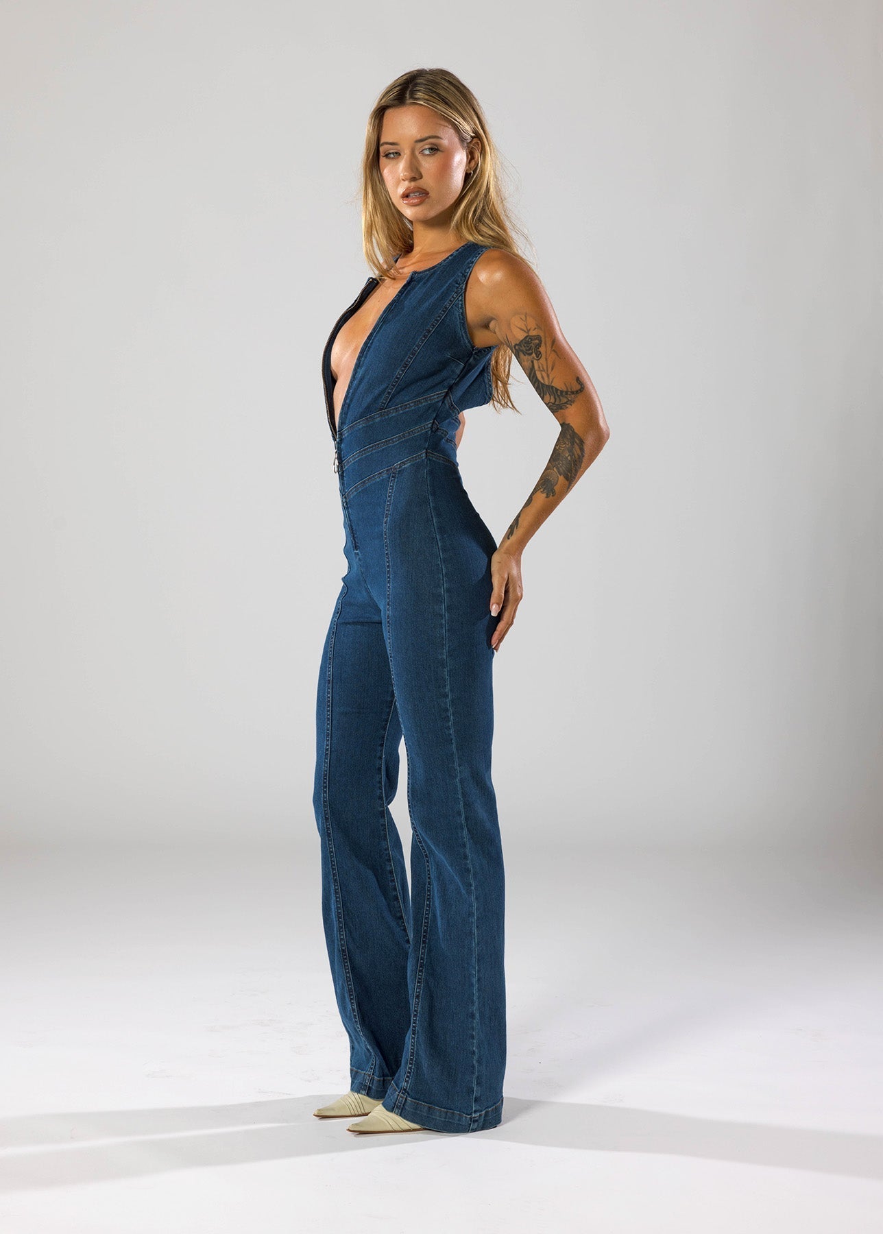 Casilda - Heart-Shaped Back Zipper Jumpsuit