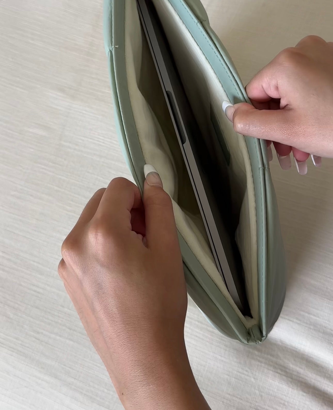 Cressida | Elegant Puff Laptop Sleeve