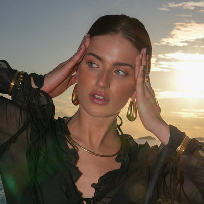 Raquel - Elegant Hoop Earrings